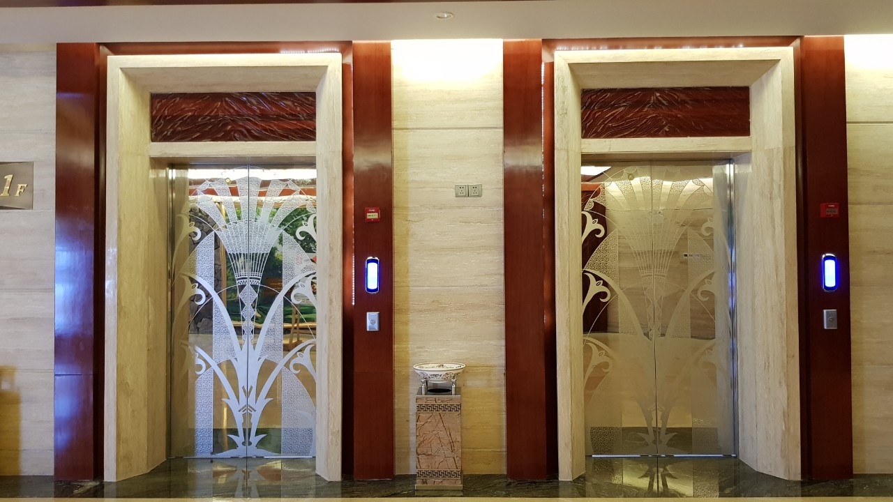 CỬA TẦNG THANG MÁY INOX LUXURY
